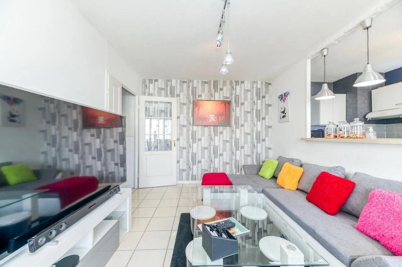 R'Apparts T3 Pop Culture Grenoble Apartment