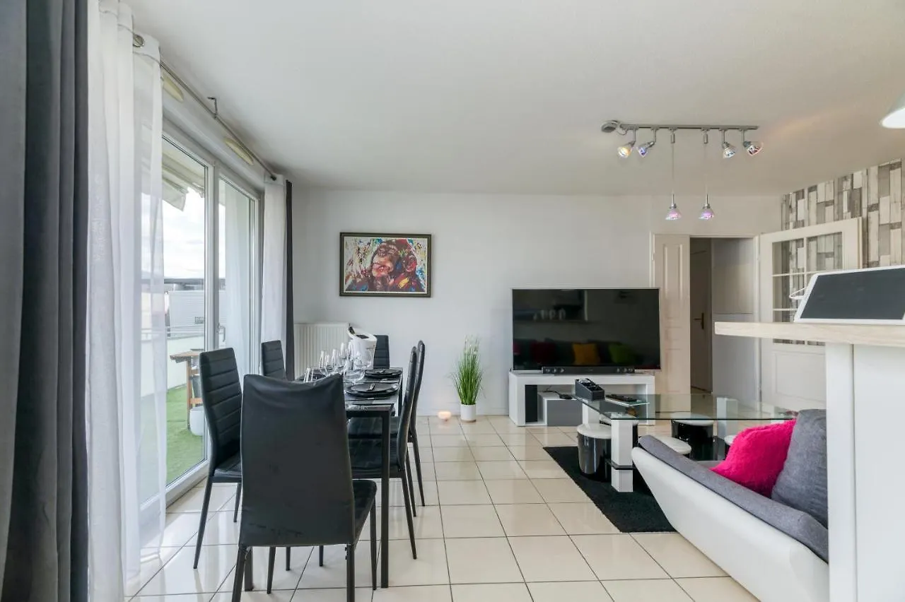 R'Apparts T3 Pop Culture Grenoble Apartment